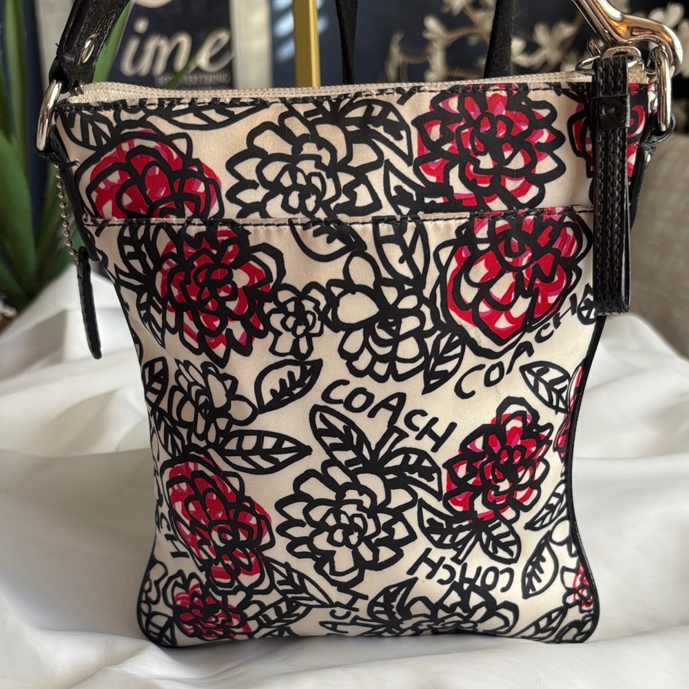 Coach Poppy Daisy Floral Graffiti Sateen Crossbody Bag - Picture 7 of 10